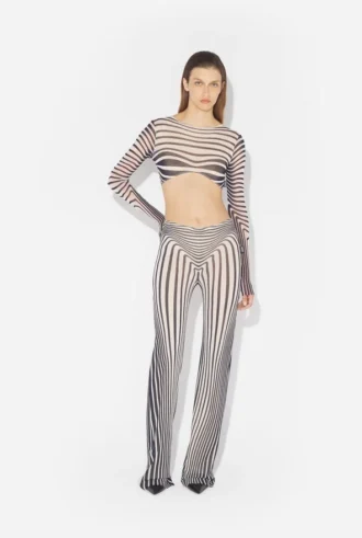 Re-Edition – the Navy Blue Body Morphing Crop Top